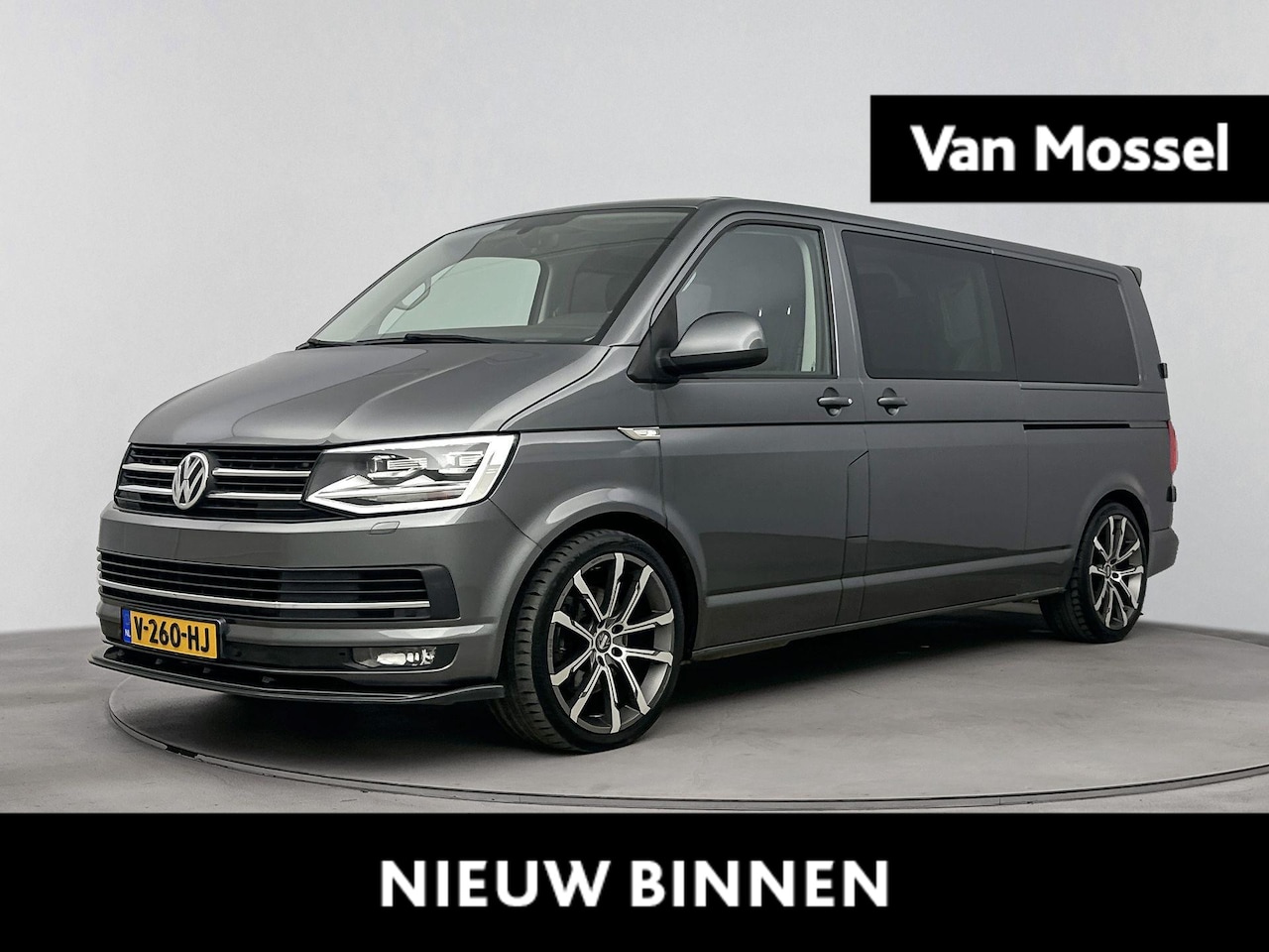 Volkswagen Transporter - 2.0 TDI L2H1 DC | Dubbele schuifdeur | Lederen bekleding | 20-inch Lichtmetaal | Trekhaak - AutoWereld.nl