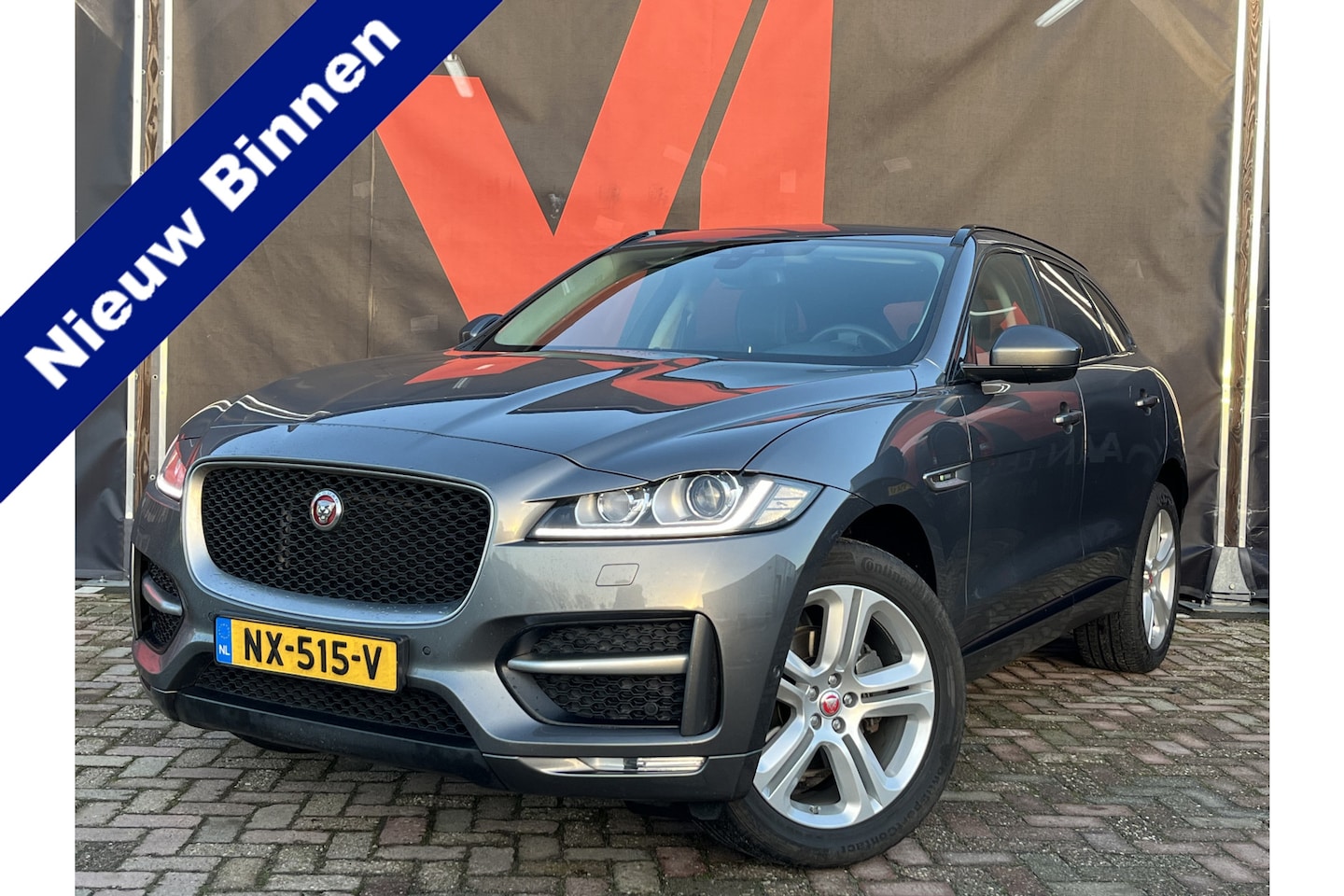 Jaguar F-Pace - 2.0 Portfolio AWD 20d | Nieuw Binnen! | Automaat | Stoelverwarming | Pano - AutoWereld.nl