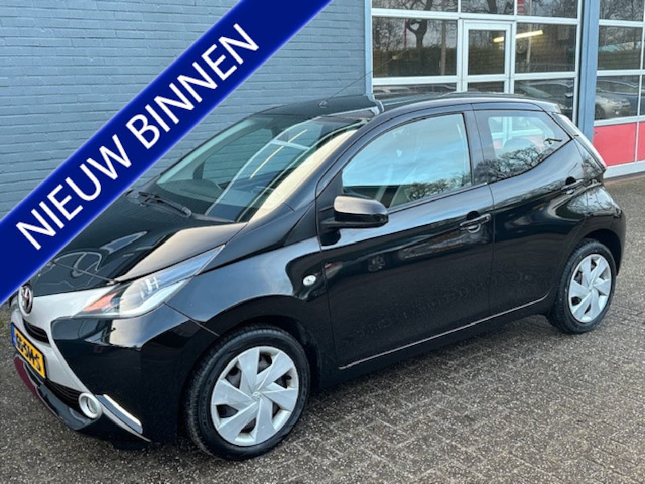 Toyota Aygo - 1.0 VVT-i x-play 1.0 VVT-i x-play - AutoWereld.nl