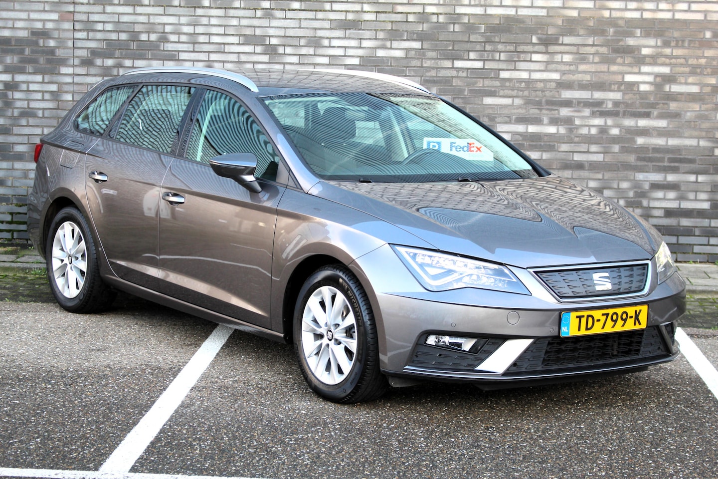 Seat Leon ST - 1.0 EcoTSI Style Business Intense Automaat I NAVI I LED  I CRUISE I PDC I - AutoWereld.nl