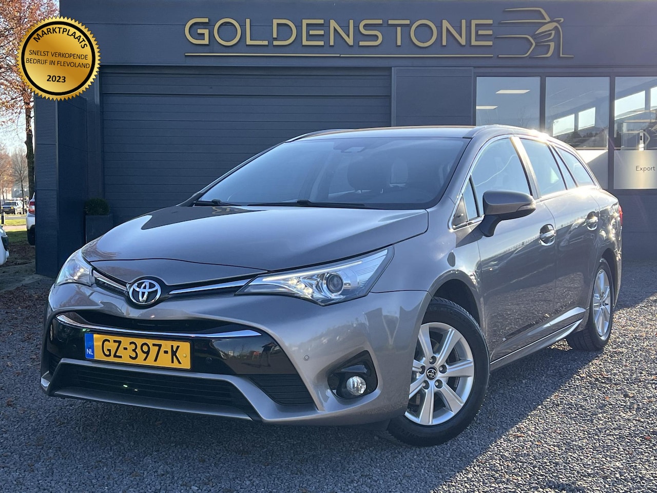 Toyota Avensis Touring Sports - 1.8 VVT-i Aspiration 1e Eigenaar,Navi,Clima,Cruise,Camera,PDC V+A,Trekhaak,N.A.P,APK tot 0 - AutoWereld.nl