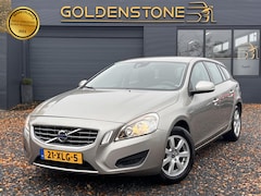 Volvo V60 - 1.6 T3 Kinetic 2e Eigenaar, Navi, Clima, Cruise, PDC, Trekhaak, N.A.P, APK tot 07-2025