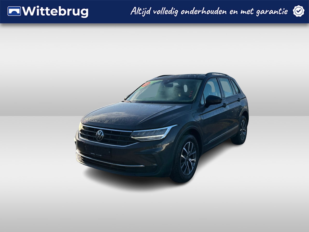 Volkswagen Tiguan - 1.4 TSI Life eHybrid / Stoelverwarming / DAB+ / Sfeerverlichting / achteruitrijcamera / Vi - AutoWereld.nl