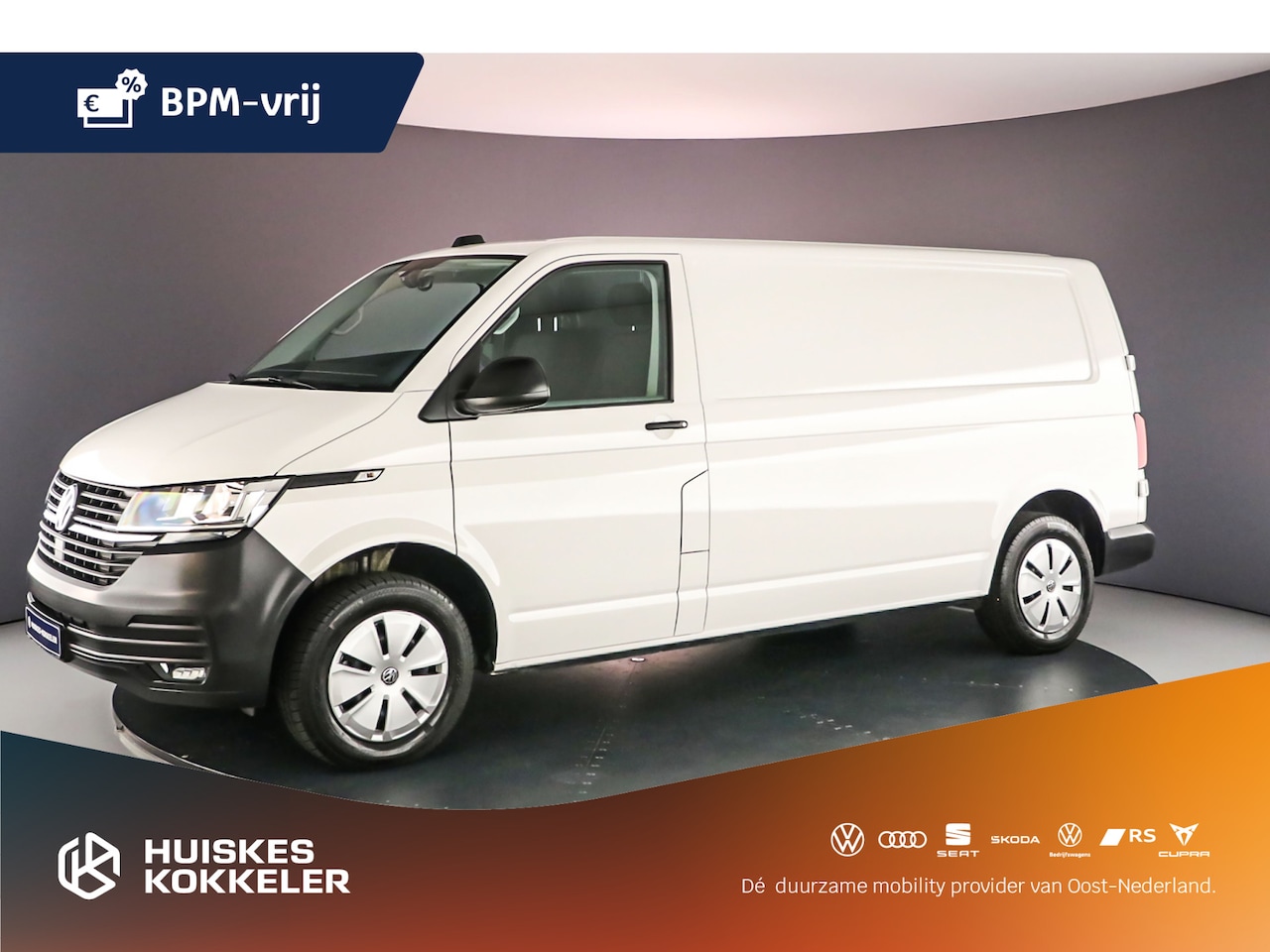 Volkswagen Transporter - Bestelwagen 2.0 TDI 110 PK L2H1 Comfortline * RIJKLAAR * Trekhaak | Navigatie I Apple Carp - AutoWereld.nl