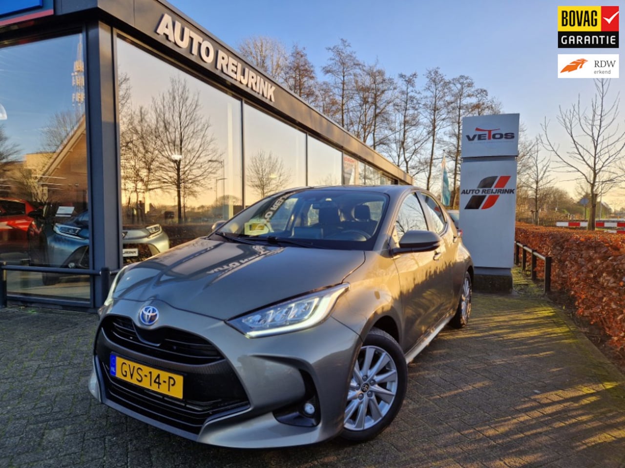 Toyota Yaris - 1.5 Hybrid Dynamic/STOEL-EN STUURVERWARMING/CARPLAY/LMV/KEYLESS - AutoWereld.nl