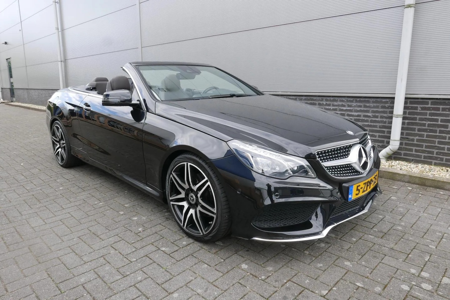 Mercedes-Benz E-klasse Cabrio - 200 Edition Sport AMG 51067 KM. - AutoWereld.nl