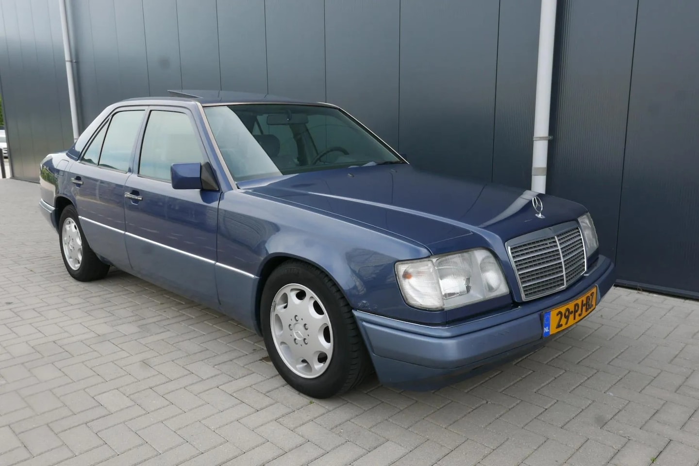 Mercedes-Benz E-klasse - 280 193 PK AUT, SCHUIFDAK, 123967 KM.. - AutoWereld.nl