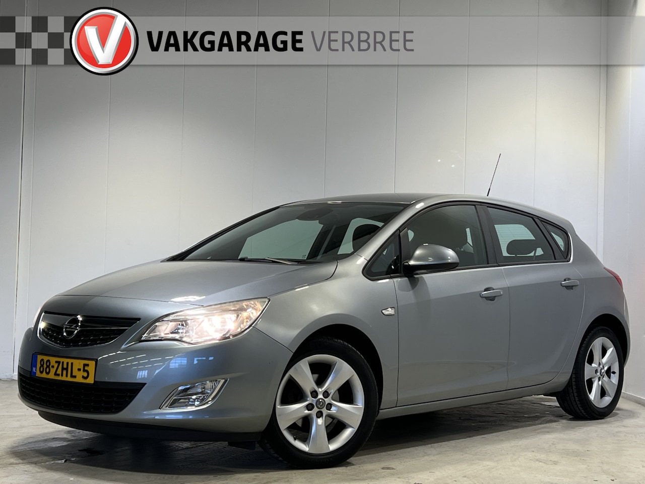 Opel Astra - 1.4 Cosmo | LM Velgen 17" | Cruise Control | Radio | Airco | Elektrische Ramen Voor en Ach - AutoWereld.nl