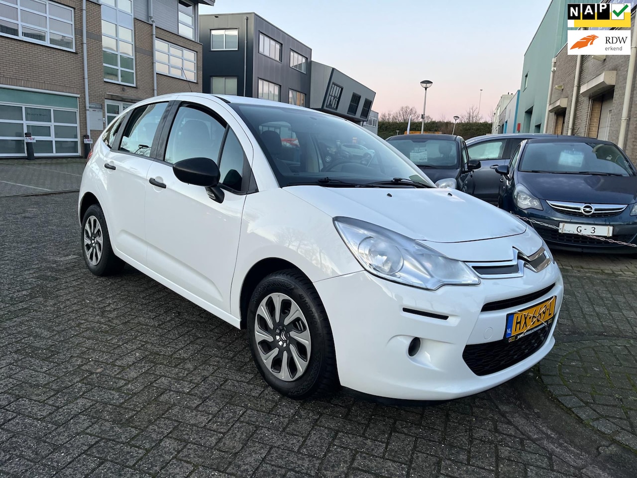 Citroën C3 - 1.0 PureTech Attraction zeer mooi. - AutoWereld.nl