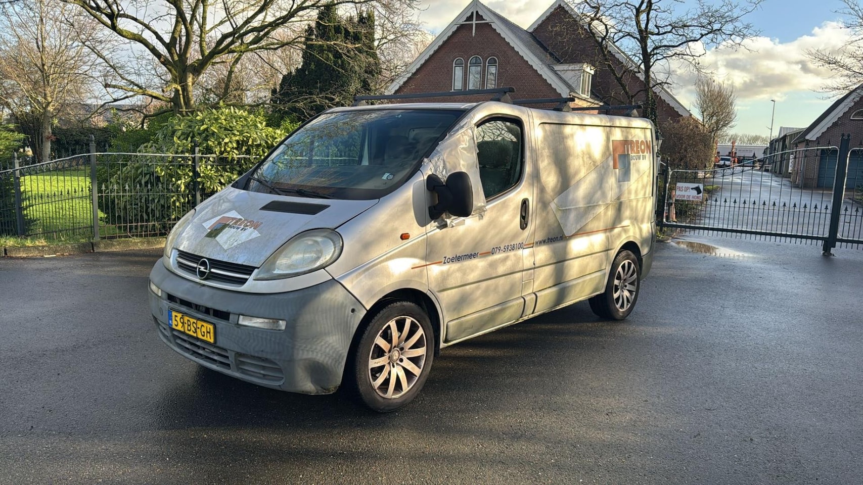 Opel Vivaro - 1.9 CDTI L1H1 DC Zilver 2005 - AutoWereld.nl