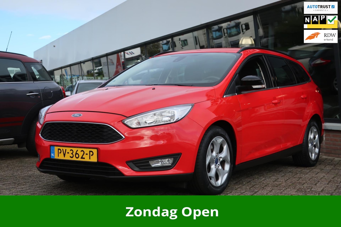 Ford Focus Wagon - 1.5 Titanium CLIMA_GR-NAVI_AFN-TREKHAAK. - AutoWereld.nl