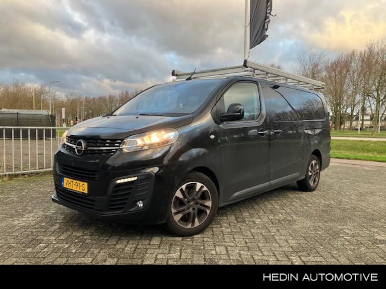 Opel Vivaro - Dubbel Cabine 2.0 CDTI L3H1 DC Innovation Automaat - AutoWereld.nl