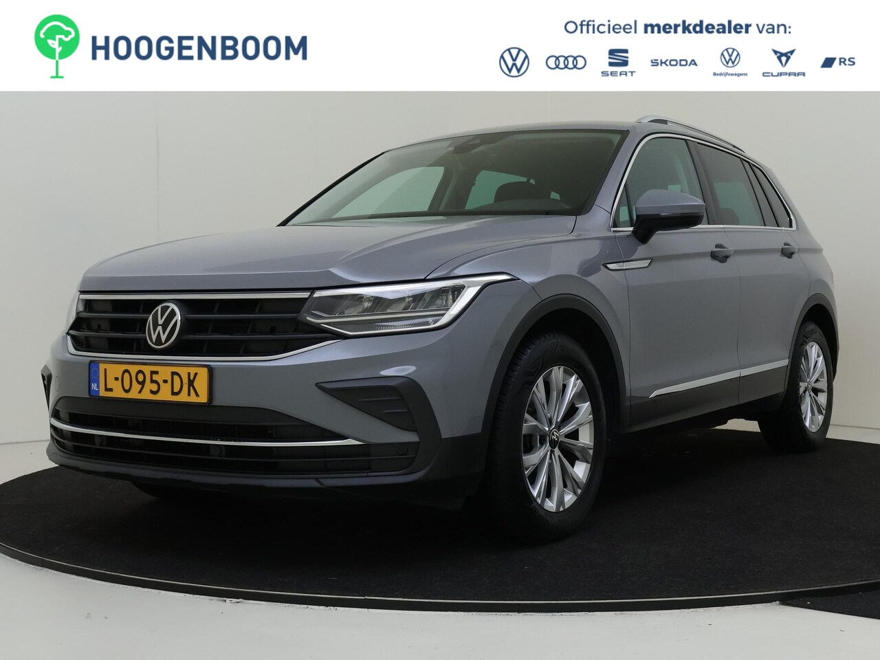 Volkswagen Tiguan - 1.5 TSI Life | Trekhaak | Achteruitrijcamera | Stoel- en stuurwielverwarming | 3-zone airc - AutoWereld.nl