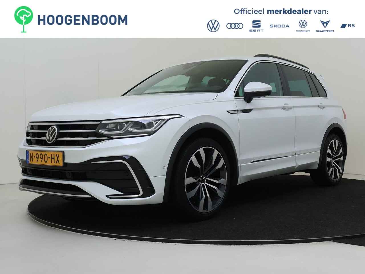 Volkswagen Tiguan - 1.5 TSI R-Line Business+ | Harman/kardon | Achteruitrijcamera | Parkeerassistent | Stuur- - AutoWereld.nl