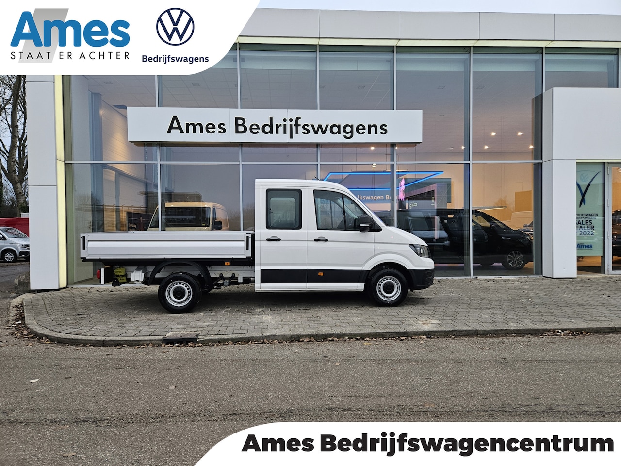 Volkswagen Crafter - 35 2.0 TDI L3 DC 177PK automaat 4motion | trekhaak | 7 zit | PDC | app connect - AutoWereld.nl