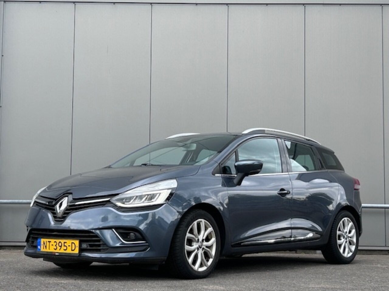 Renault Clio Estate - 1.5 dCi Intens - nap! - automaat - cruise - camera - AutoWereld.nl