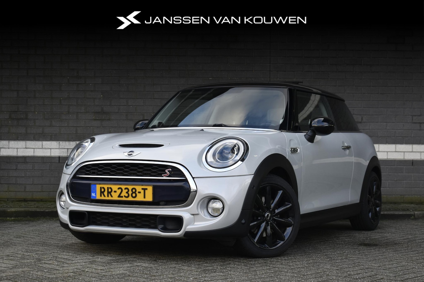 MINI Cooper S - Mini 2.0 Chili Serious Business / Automaat / Stoelverwarming / Panoramadak / Head-Up - AutoWereld.nl