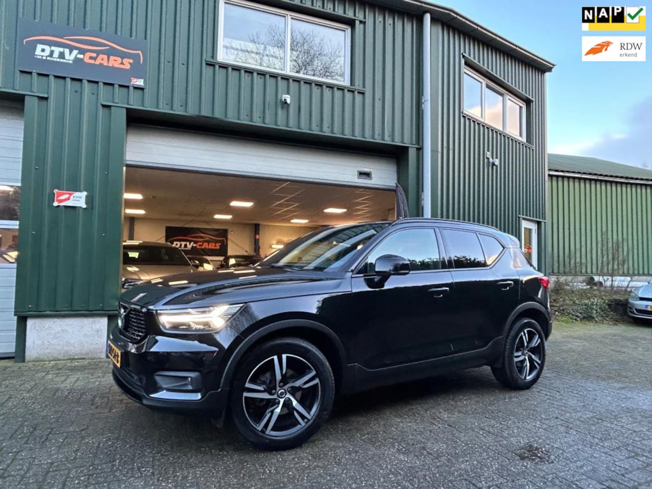 Volvo XC40 - 1.5 T3 Inscription R Design - AutoWereld.nl