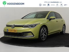 Volkswagen Golf - 1.5 eTSI Style | Panoramadak | LED matrix verlichting | Dodehoek detectie | Parkeerassiste