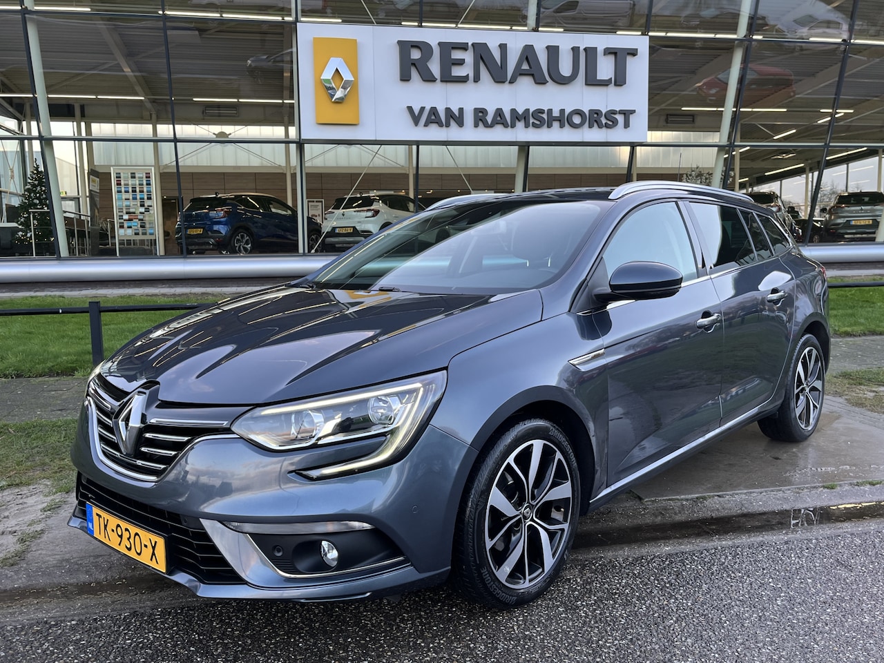 Renault Mégane Estate - 1.3 TCe Bose / 140 PK / Camera / PDC V+A / Keyless / Blind spot warning / LMV / - AutoWereld.nl