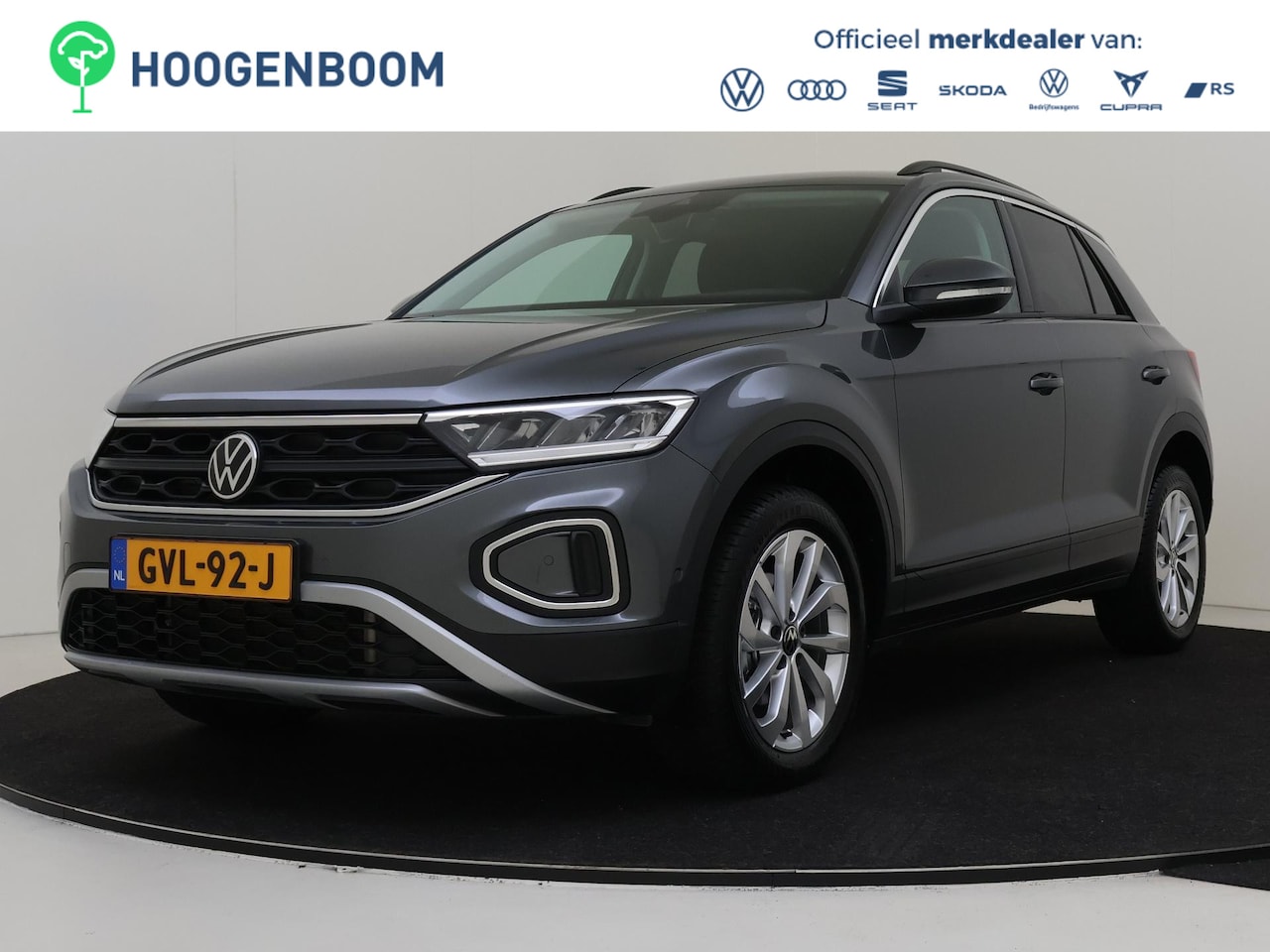 Volkswagen T-Roc - 1.5 TSI Life Business | Achteruitrijcamera | Keyless | Parkeerassistent | Stoelverwarming - AutoWereld.nl