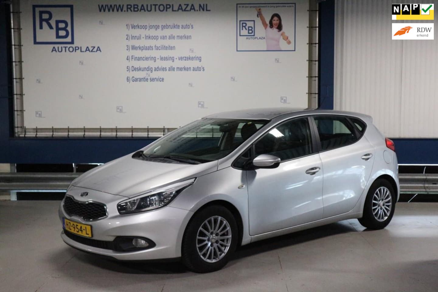 Kia Cee'd - 1.4 CVVT / AIRCO / VELG / RIJKLAAR GELEVERD ! ! ! - AutoWereld.nl