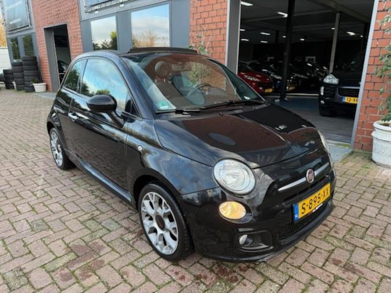 Fiat 500 - 1.2 Lounge Leer Airco, Cabrio - AutoWereld.nl