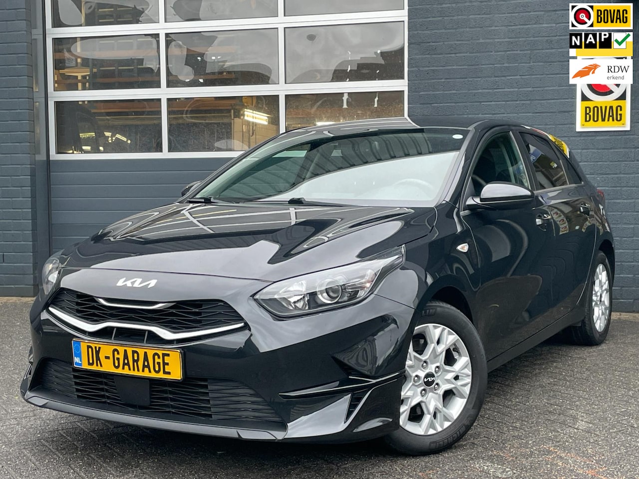 Kia Cee'd - Ceed 1.0 T-GDi DynamicLine NIEUWE TYPE, Apple Carplay, Camera, Climate, Cruise - AutoWereld.nl