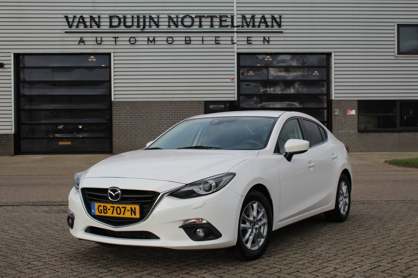 Mazda 3 - 2.0 TS+ / Xenon / Stoelverwarming / Clima / N.A.P. - AutoWereld.nl