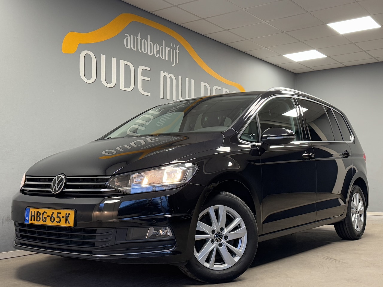 Volkswagen Touran - 1.5 TSI Highline 7-Persoons/Trekhaak/Parkeersensoren - AutoWereld.nl