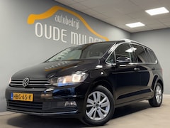 Volkswagen Touran - 1.5 TSI Highline 7-Persoons/Trekhaak/Parkeersensoren