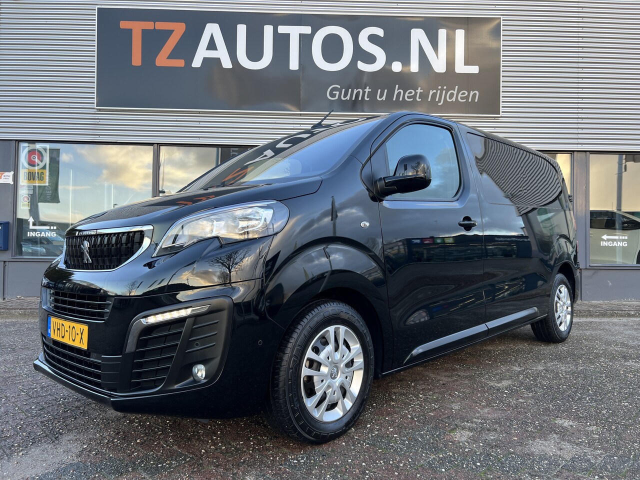 Peugeot Expert - 1.5 BlueHDI 120 L2H1 Asphalt - AutoWereld.nl