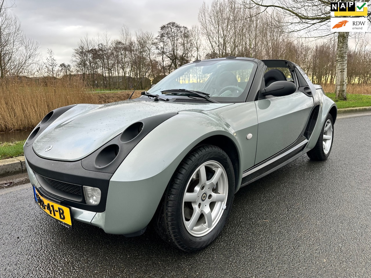 Smart Roadster - TARGA CABRIOLET/YOUNGTIMER/49.000 KM UNIEK!!/NIEUWSTAAT/COMPLETE HISTORIE/RIJDT EN SCHAKEL - AutoWereld.nl