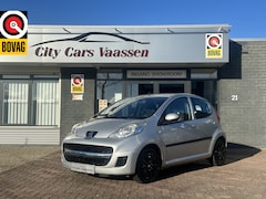 Peugeot 107 - 1.0-12V Black & Silver 68 pk airco toerenteller 5 drs elktr pakket nieuwe apk