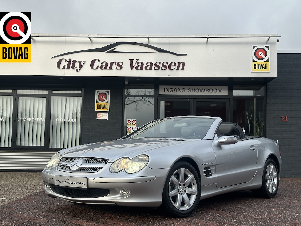 Mercedes-Benz SL-klasse Cabrio - 350 AMG youngtimer navigatie climate ctr camera leder xenon cruise ctr lmv 17 inch - AutoWereld.nl