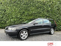 Volvo V70 - 2.4 T Geartronic AUT | NWE APK | AIRCO | TREKHAAK