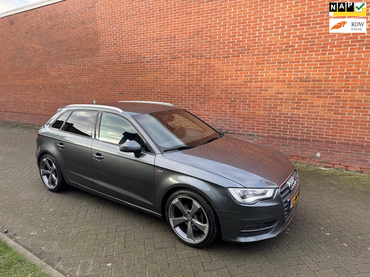 Audi A3 Sportback - 1.4 TFSI CoD Ambiente Pro Line S-Line Navi Cruise LED - AutoWereld.nl