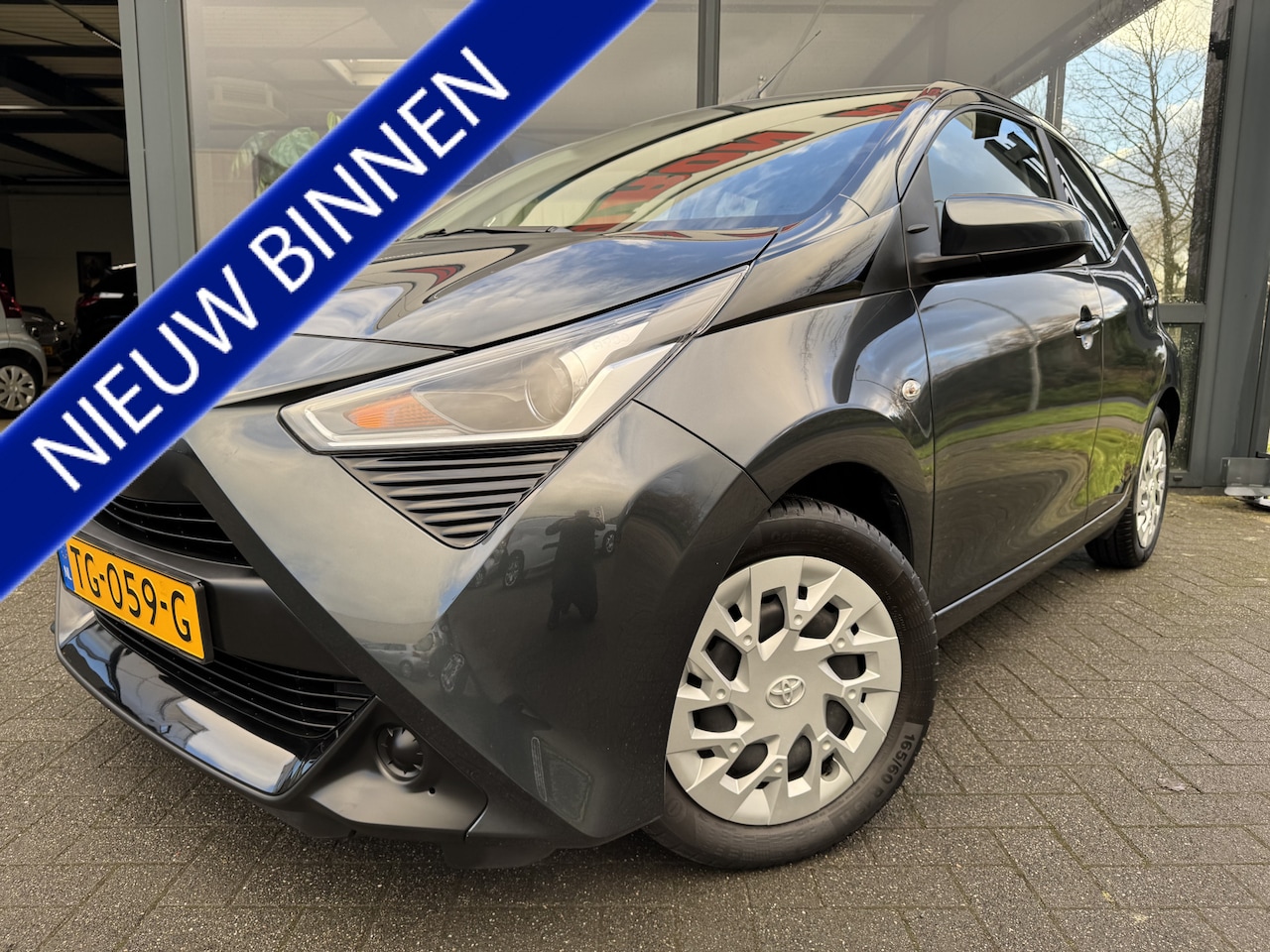 Toyota Aygo - 1.0 VVT-i x-play 1.0 VVT-i x-play - AutoWereld.nl