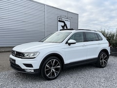 Volkswagen Tiguan - 1.4 TSI DSG Highline Pano|Leer|LED|Camera|Navi Wit