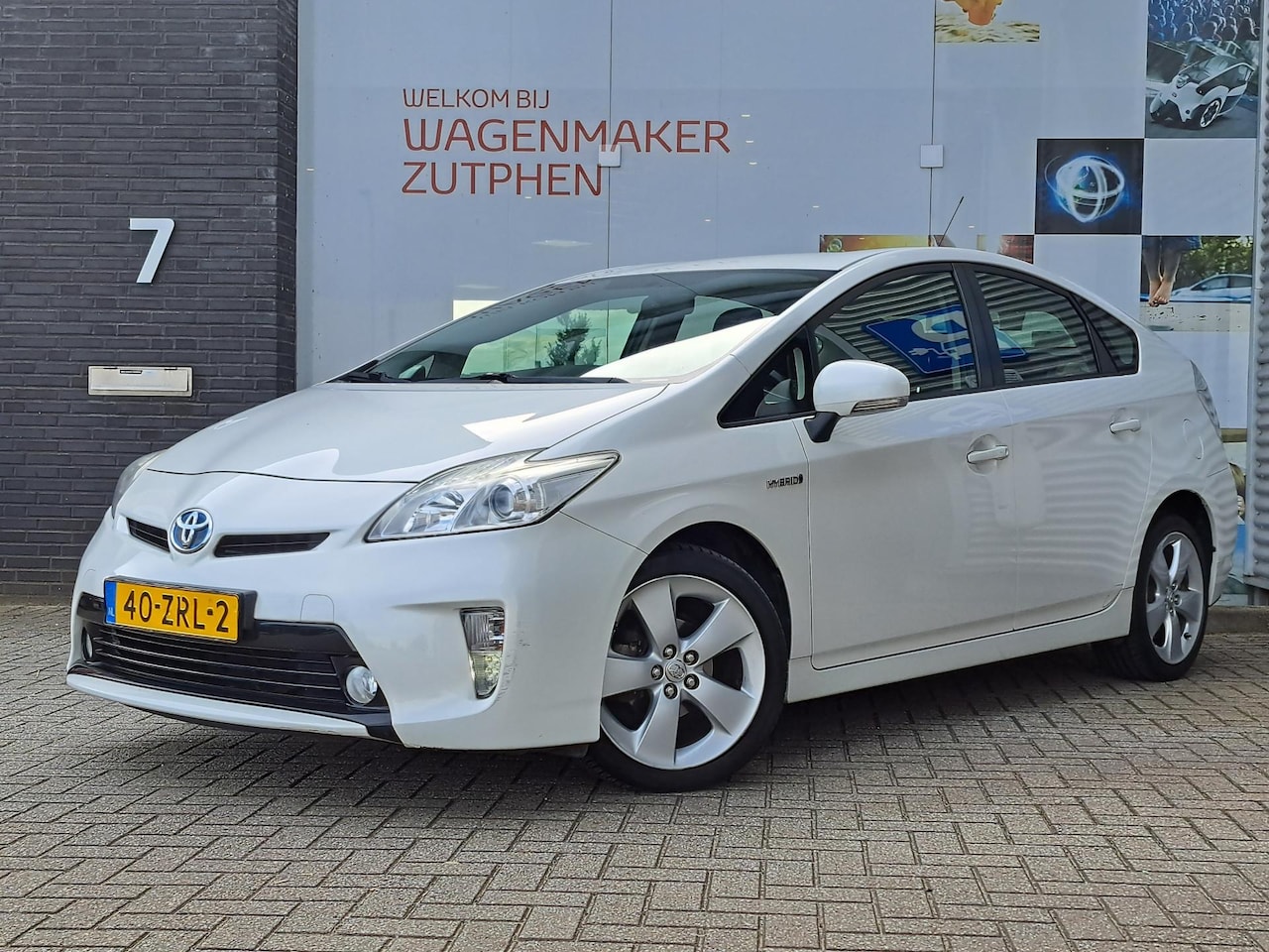 Toyota Prius - 1.8 Hybrid Business Automaat I NAVIGATIE I ACHTERUITRIJCAMERA I - AutoWereld.nl