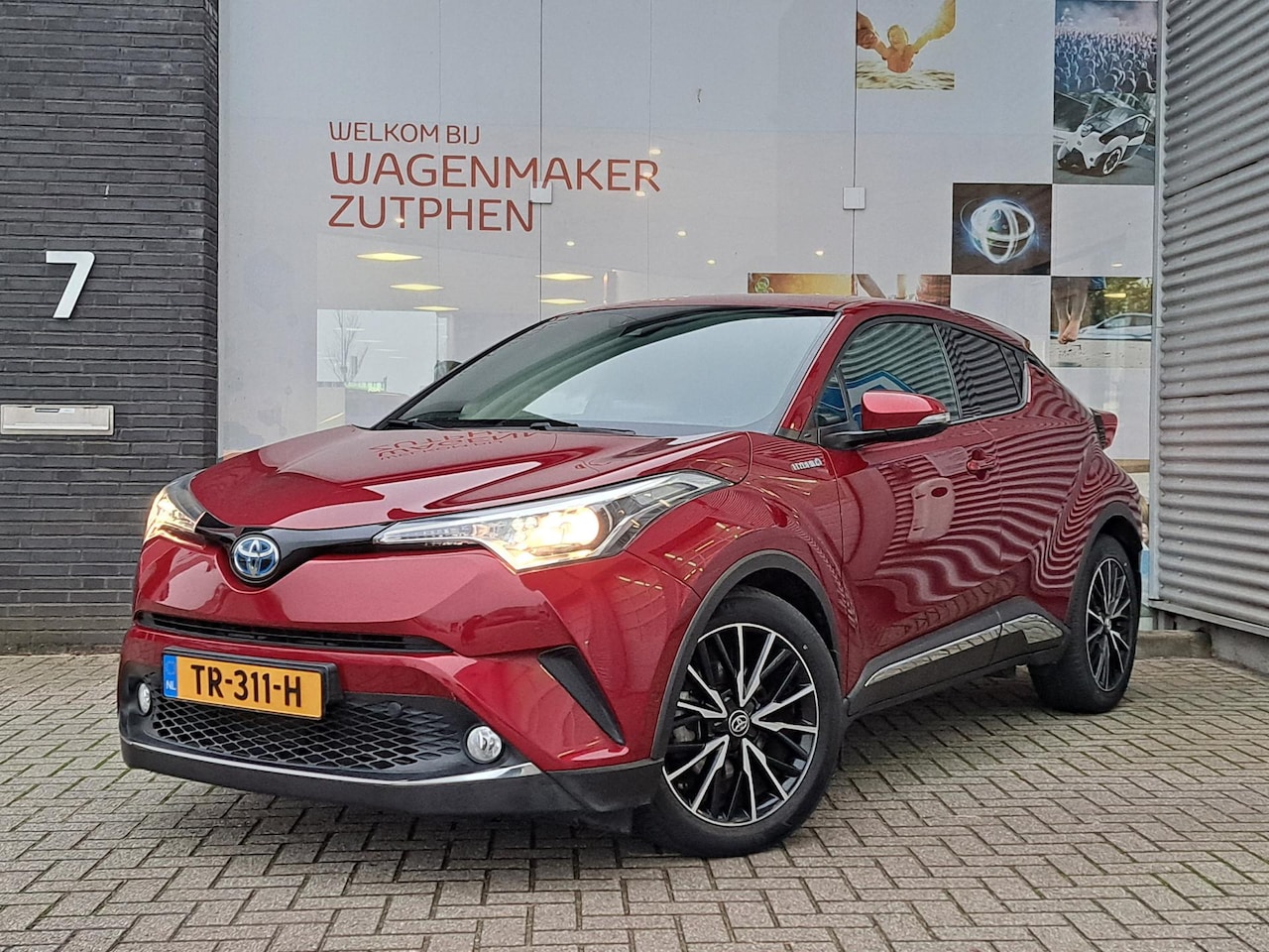 Toyota C-HR - 1.8 Hybrid Style Automaat | PARKEERCAMERA | NAVIGATIE | - AutoWereld.nl