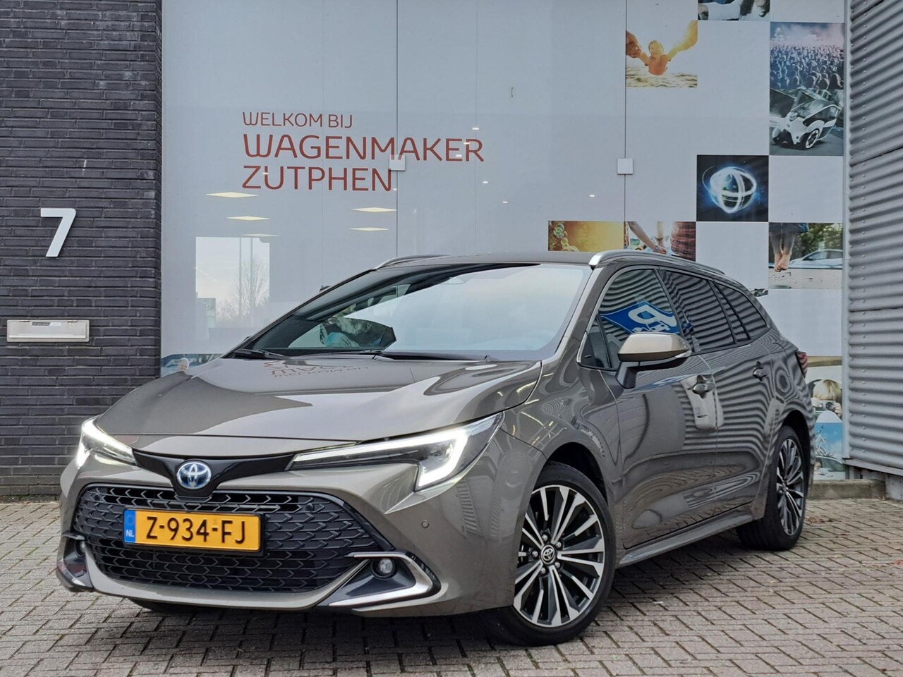 Toyota Corolla Touring Sports - Hybrid 140 Dynamic Automaat I APPLE CAR PLAY & ANDROID AUTO I - AutoWereld.nl