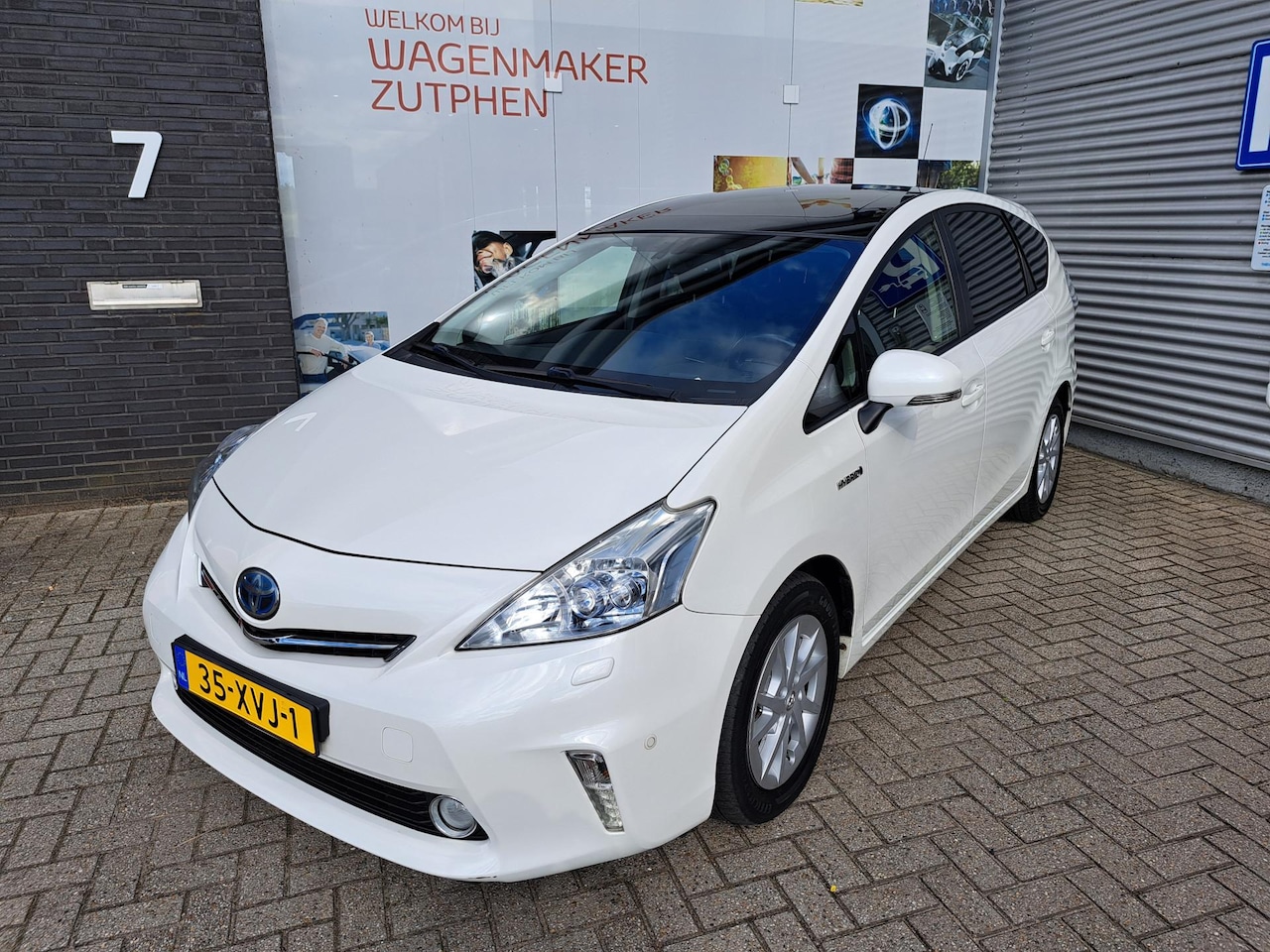 Toyota Prius Wagon - 1.8 Hybrid Dynamic Business 7P Automaat I 7 ZITPLAATSEN I PANORAMADAK I LEDEREN BEKLEDING - AutoWereld.nl