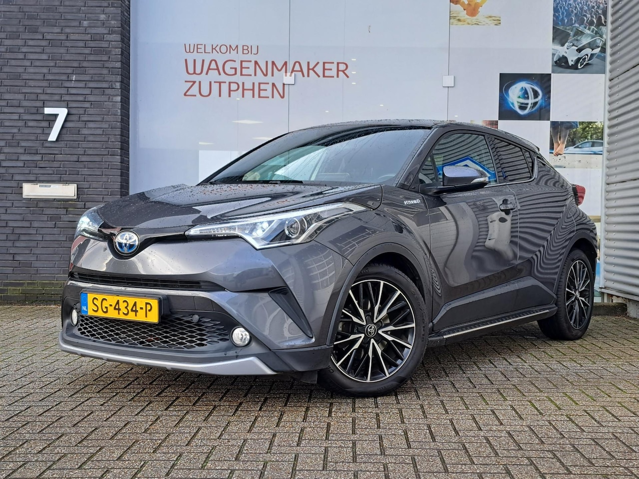 Toyota C-HR - 1.8 Hybrid Dynamic Automaat | NAVIGATIE | CRUISE CONTROL | STOELVERWARMING | - AutoWereld.nl