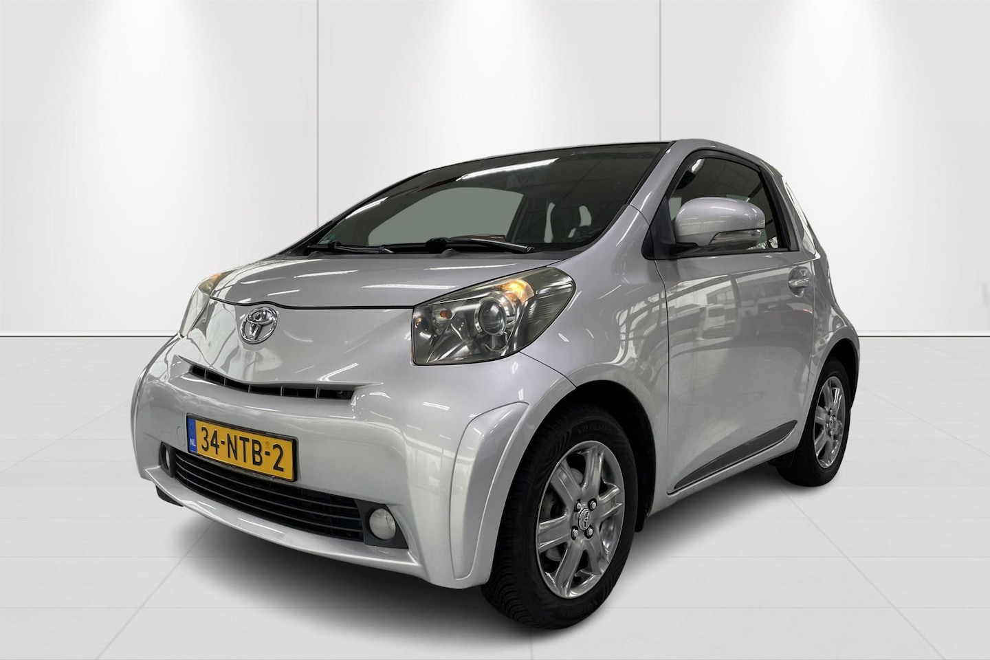 Toyota iQ - 1.0 VVTi Aspiration Standkachel | JBL - AutoWereld.nl