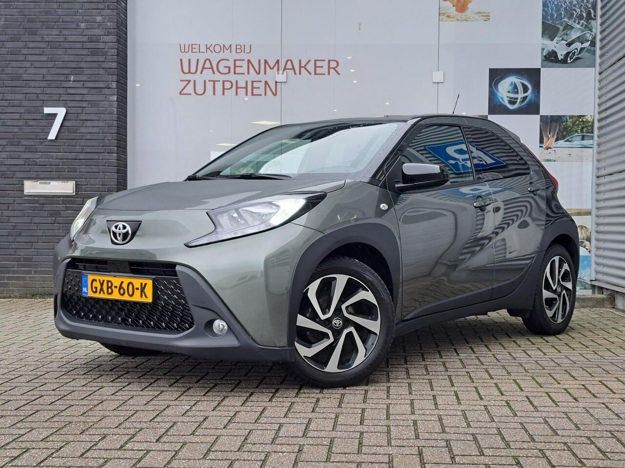 Toyota Aygo X - 1.0 VVT-i MT Pulse | STOELVERWARMING | AIRCO | ACHTERUITRIJCAMERA | - AutoWereld.nl