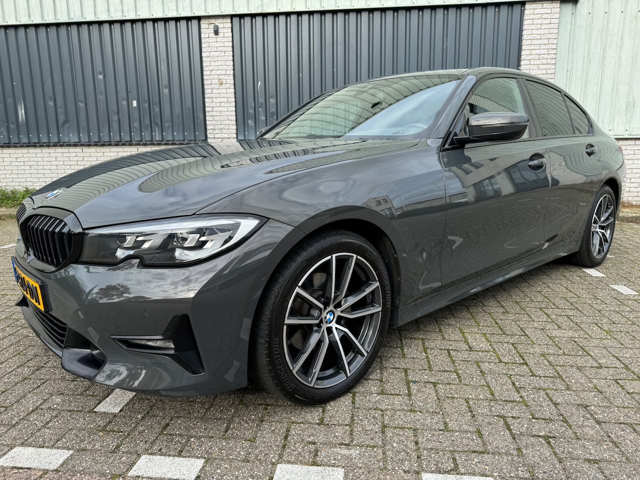 BMW 3-serie - 320i Sportline, Diverse M-opties, Trekhaak, Dravitgrau, Dealer onderhouden - AutoWereld.nl