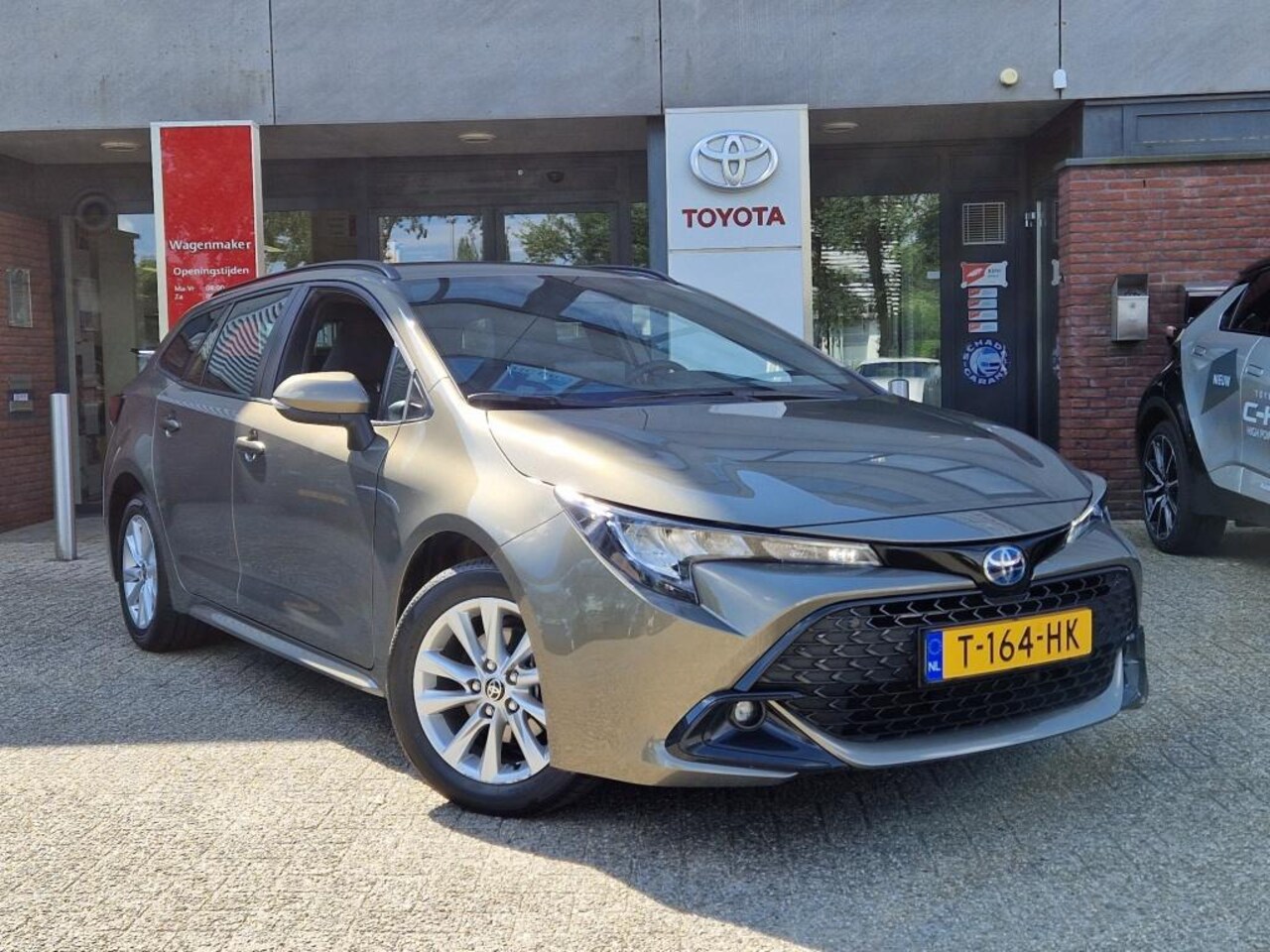 Toyota Corolla Touring Sports - Hybrid 140 Active NL-Auto Navi ParkeerCamera Apple/Android Carpl - AutoWereld.nl