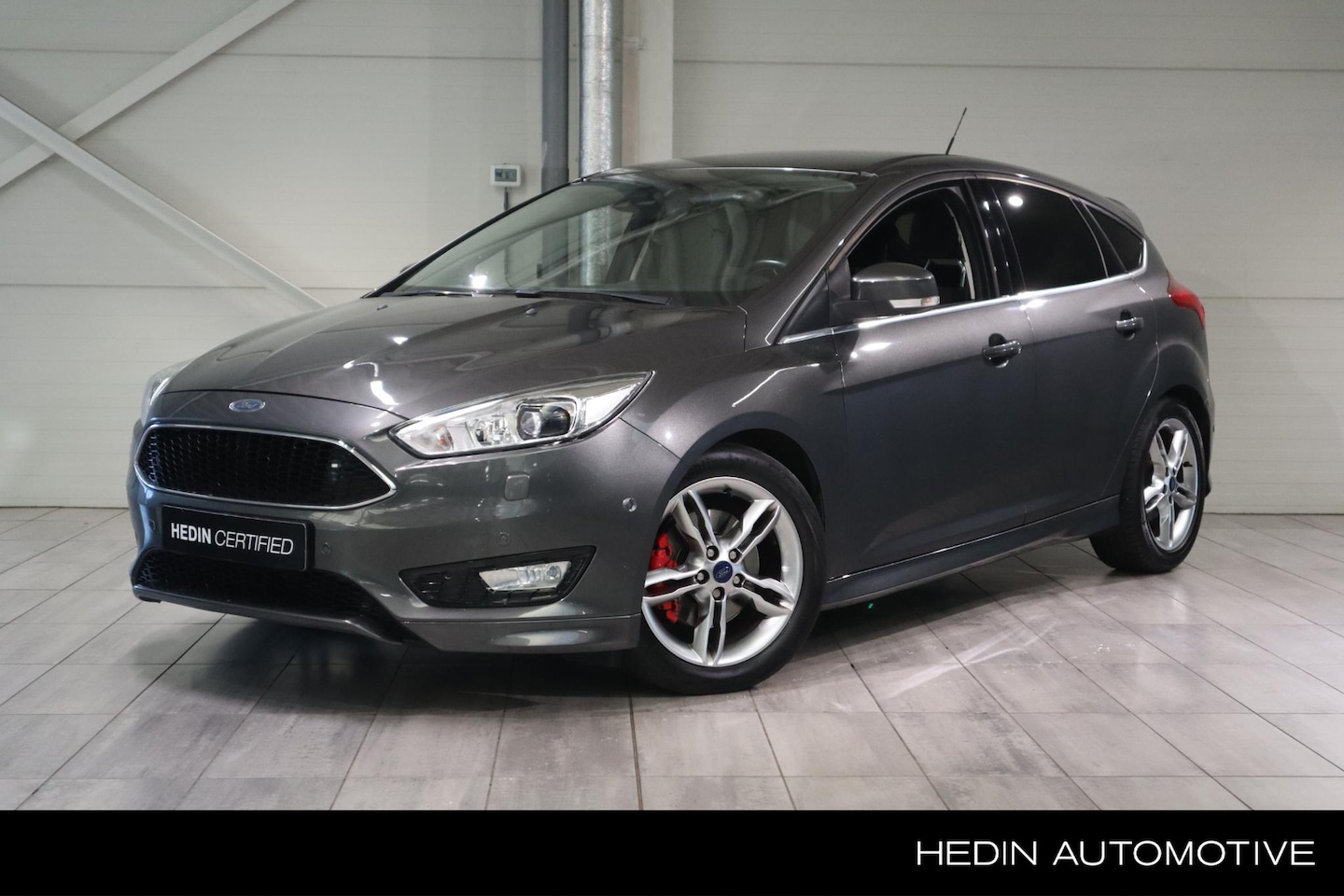 Ford Focus - 1.5 EcoBoost 150pk Titanium Edition | Driver Assistance | Xenon | Full Body Kit | Navigati - AutoWereld.nl