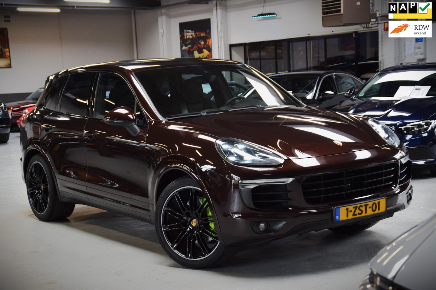 Porsche Cayenne - 3.0 S E-Hybrid Navi|Sport-Chrono|Org.NL|21inch|ACC|Matrix - AutoWereld.nl